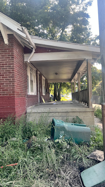 231 W Grand Ave — photo 26