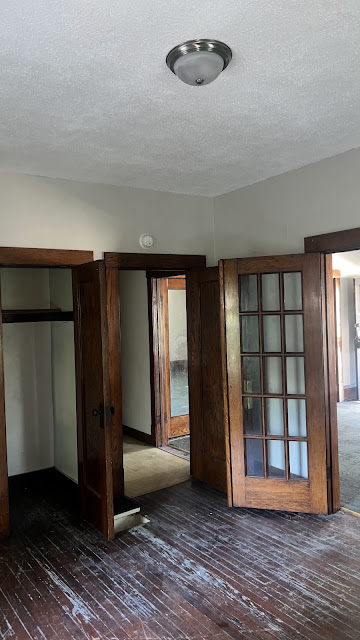 231 W Grand Ave — photo 41