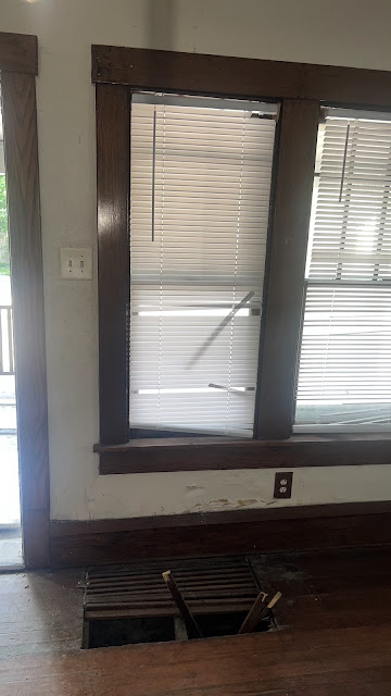 231 W Grand Ave — photo 46