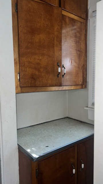 231 W Grand Ave — photo 38