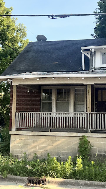 231 W Grand Ave — photo 49