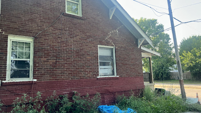 231 W Grand Ave — photo 27
