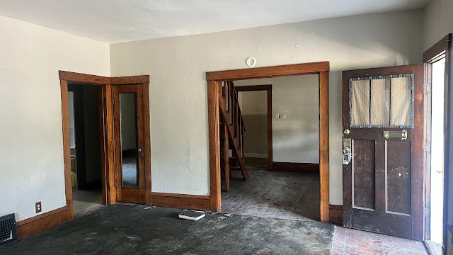 231 W Grand Ave — photo 10