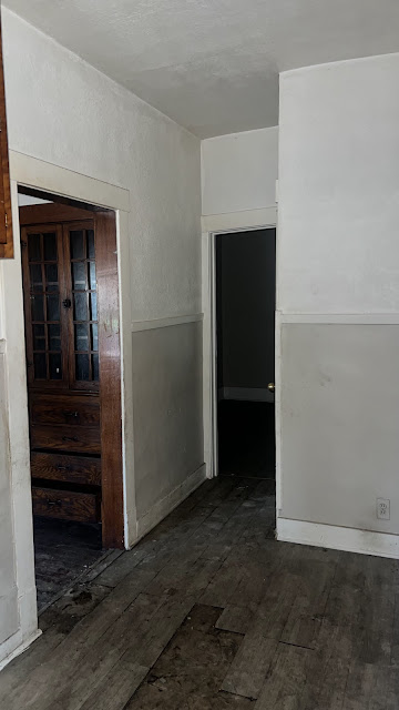 231 W Grand Ave — photo 37