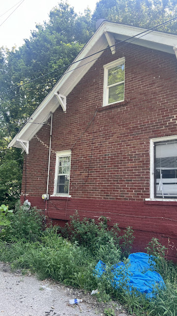 231 W Grand Ave — photo 3