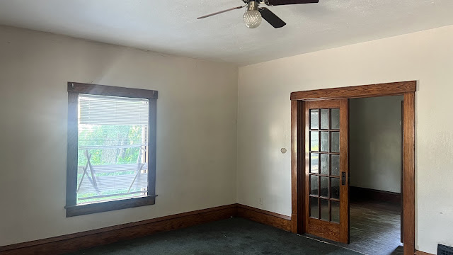 231 W Grand Ave — photo 9