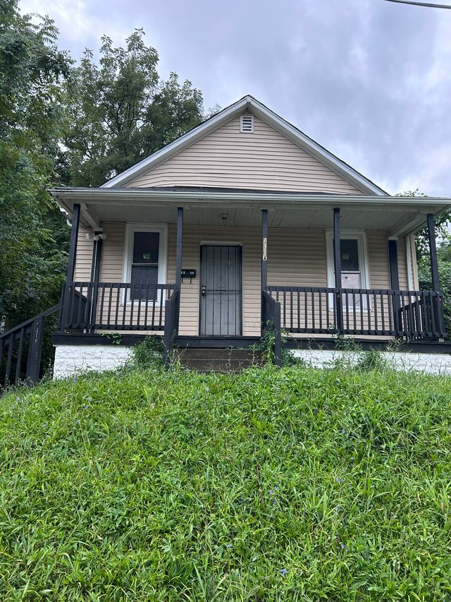 7310 Jenwood Ave: main photo