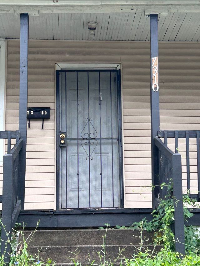 7310 Jenwood Ave: photo 2