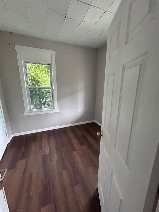 7310 Jenwood Ave: photo 10