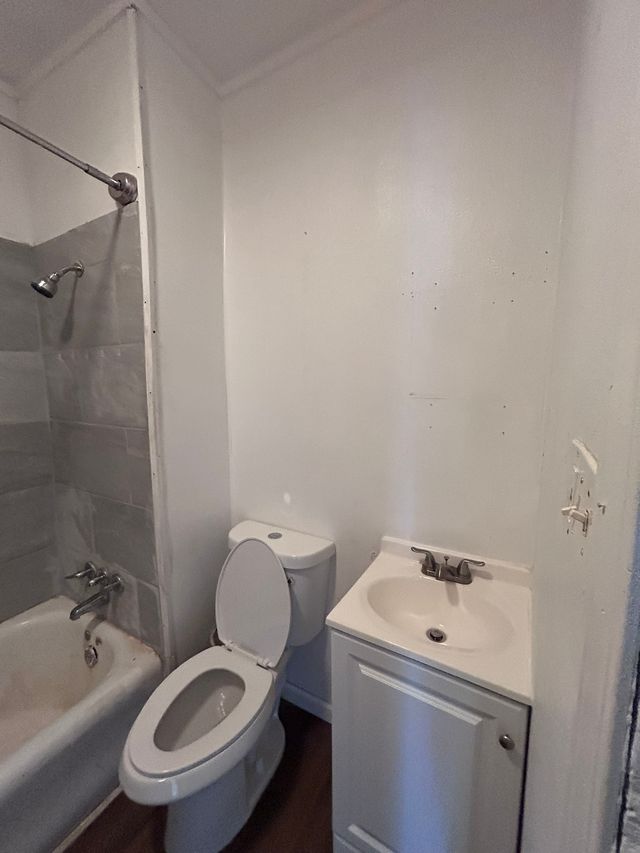 7310 Jenwood Ave: photo 28