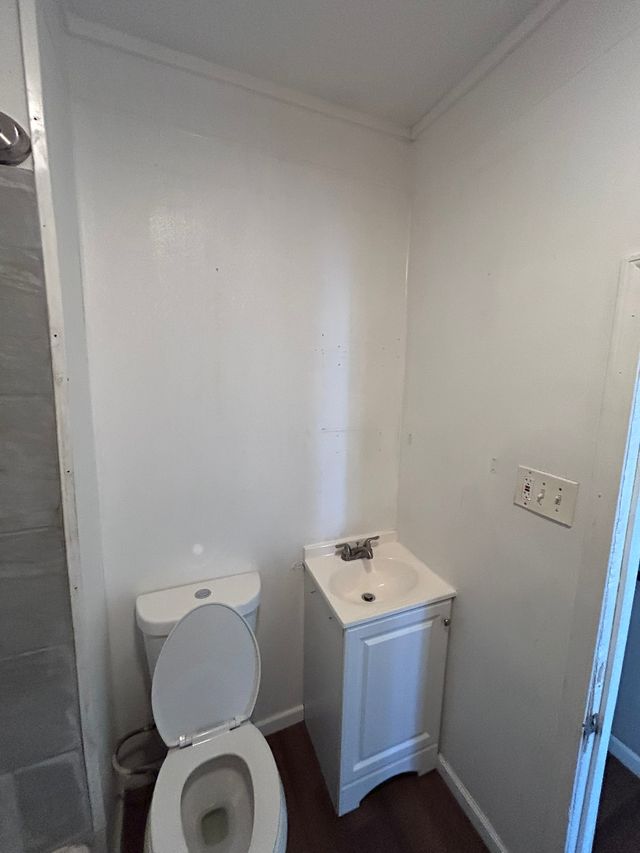 7310 Jenwood Ave: photo 15