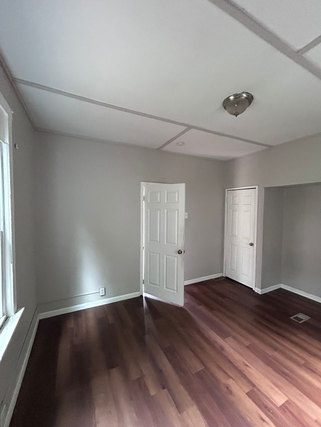 7310 Jenwood Ave: photo 32