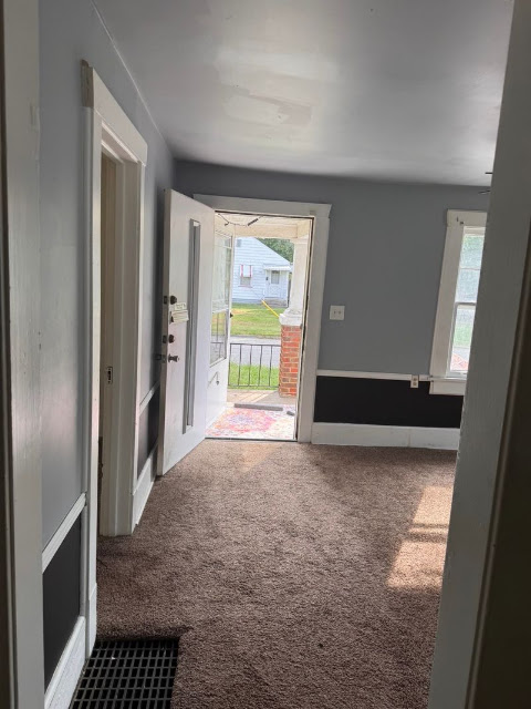 1729 N Woodford St: photo 6