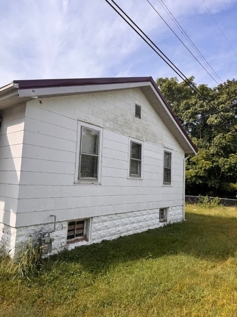 1729 N Woodford St: photo 4