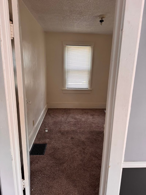 1729 N Woodford St: photo 23