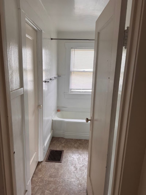 1729 N Woodford St: photo 16