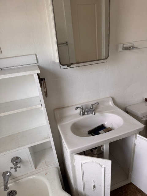 1729 N Woodford St: photo 24