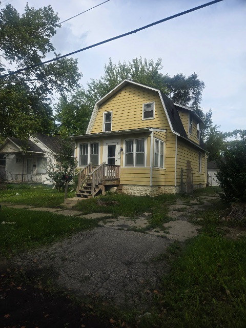 920 Huron St: main photo