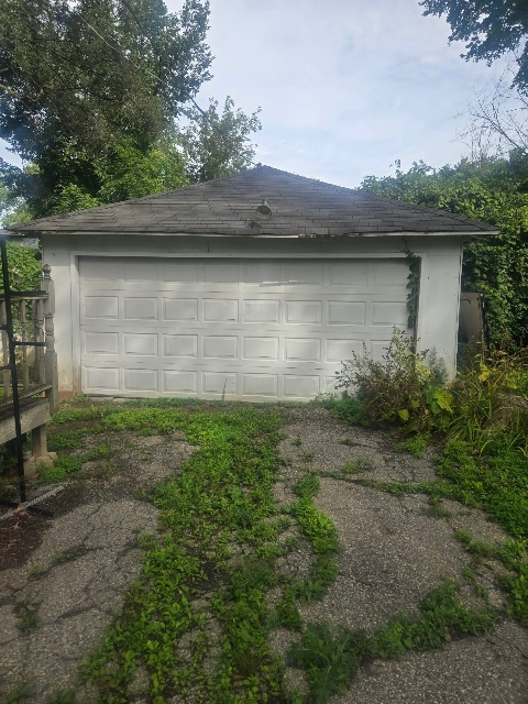 920 Huron St: photo 10