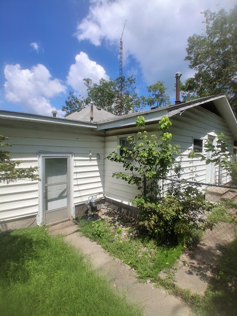 1310 E Poplar St: photo 35