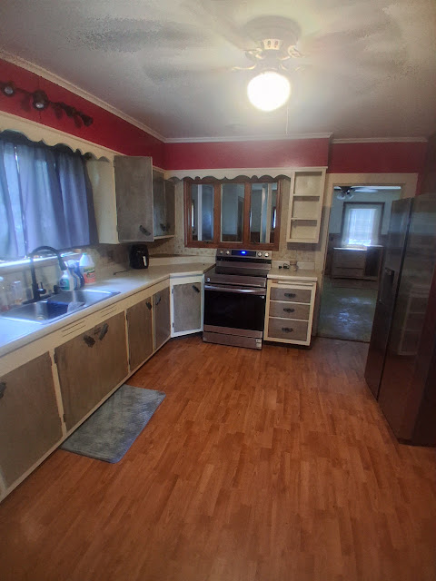 1310 E Poplar St: photo 8