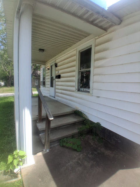 1310 E Poplar St: photo 3