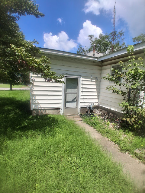 1310 E Poplar St: photo 6
