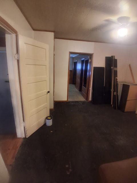 1310 E Poplar St: photo 42