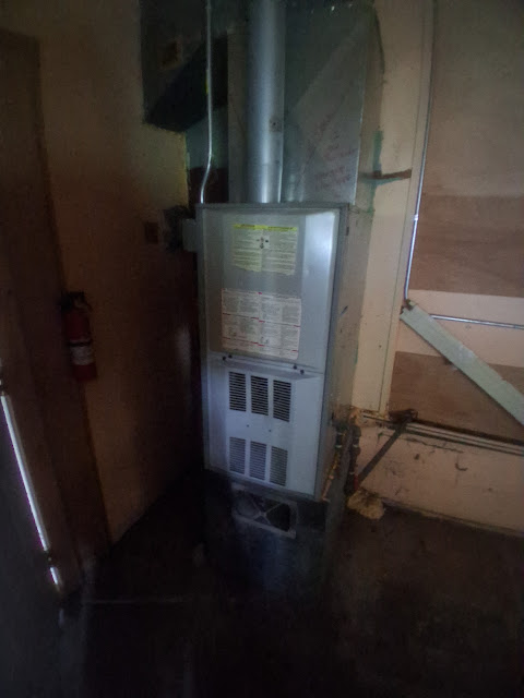 1310 E Poplar St: photo 21
