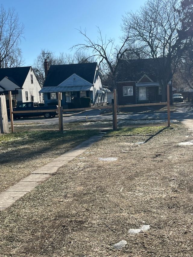15871 Fairmount Dr: photo 16