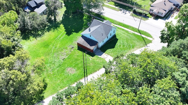 2128 Fordney St: photo 35
