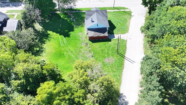 2128 Fordney St: photo 9