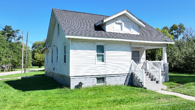2128 Fordney St: photo 2