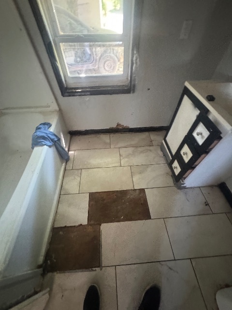 2317 N Fulton Ave: photo 15