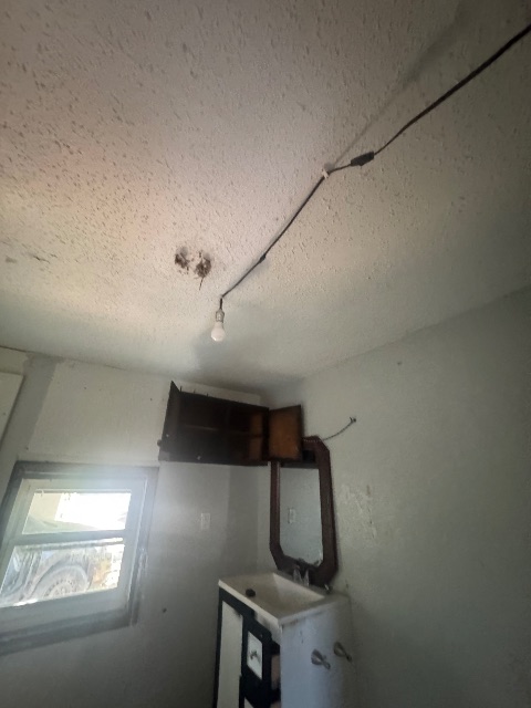 2317 N Fulton Ave: photo 24