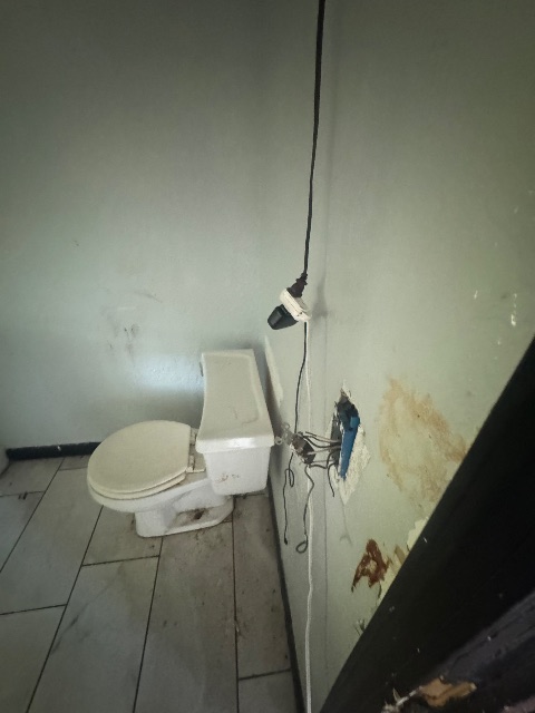 2317 N Fulton Ave: photo 23