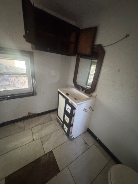2317 N Fulton Ave: photo 16