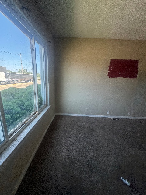 2317 N Fulton Ave: photo 9
