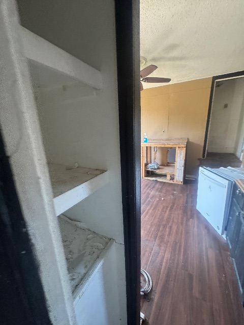 2317 N Fulton Ave: photo 25