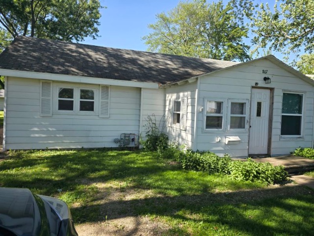 807 W Illinois St: main photo