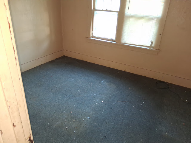 1435 N Woodford St: photo 9