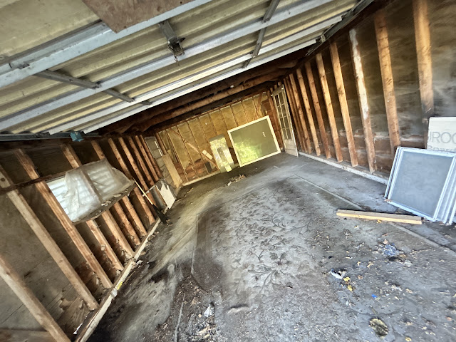 1435 N Woodford St: photo 17