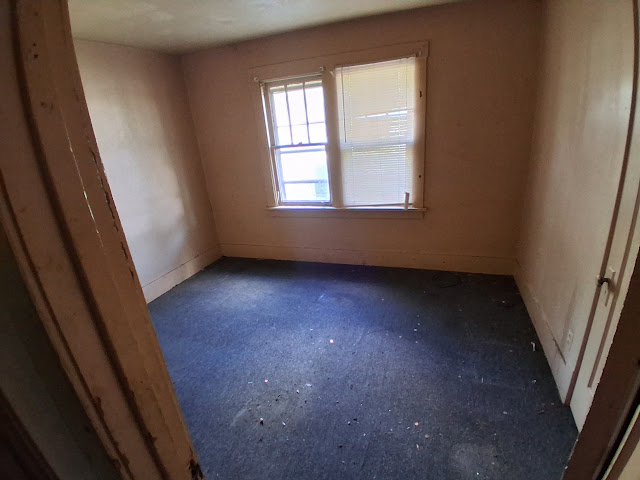 1435 N Woodford St: photo 18
