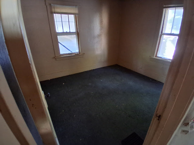 1435 N Woodford St: photo 8