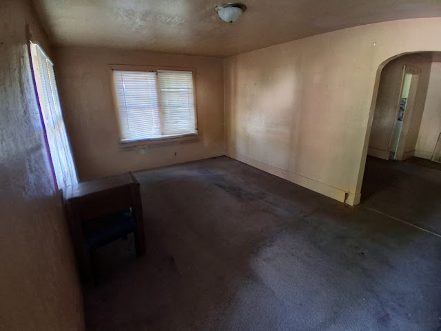 1435 N Woodford St: photo 4