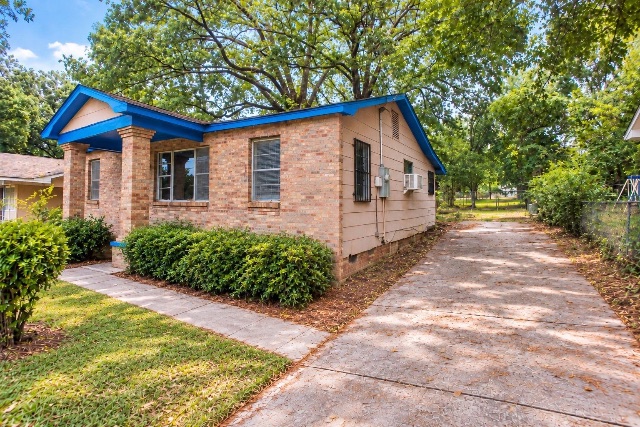 1415 Geeston St: main photo