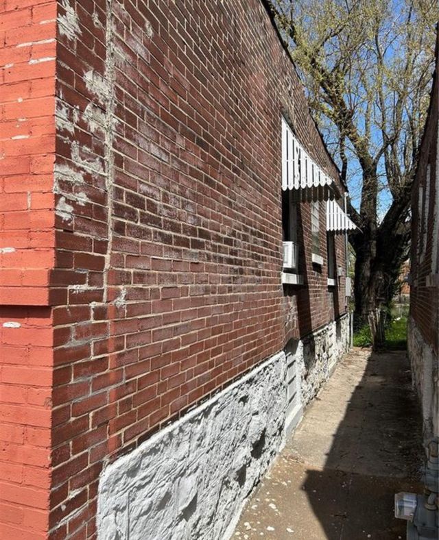 4021 Green Lea Pl: photo 2