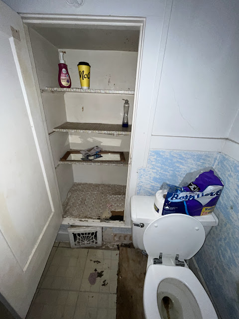 2558 State St: photo 18