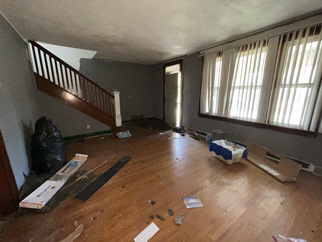 2558 State St: photo 5