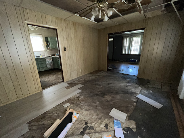 2558 State St: photo 25